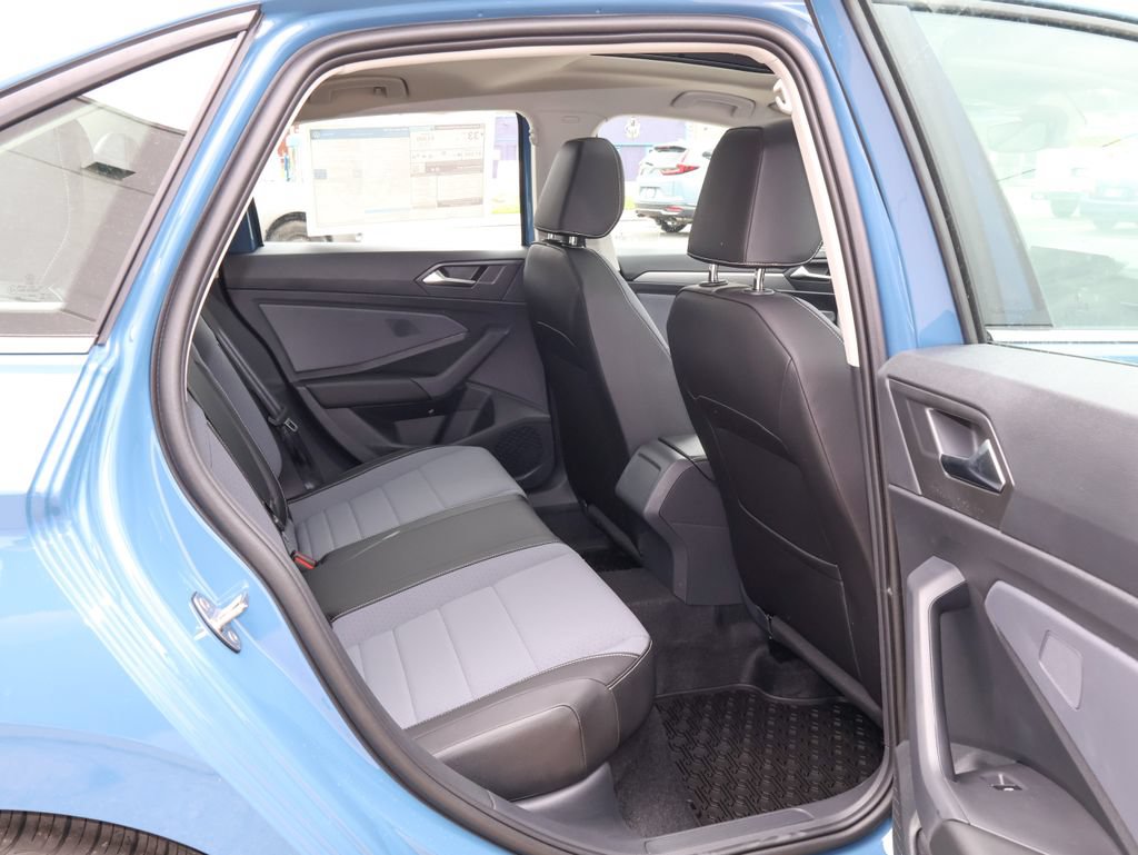 New 2026 Volkswagen Jetta SE FWD image 29