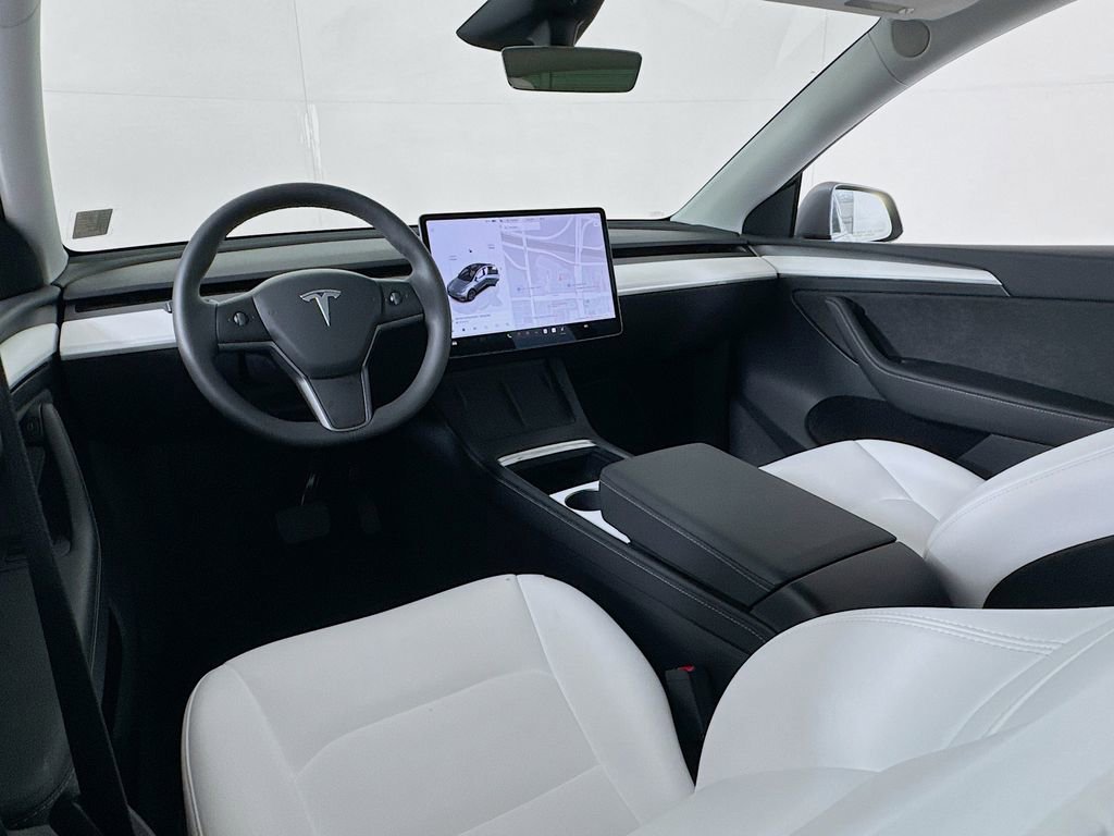 Used 2024 Tesla Model Y Long Range image 38