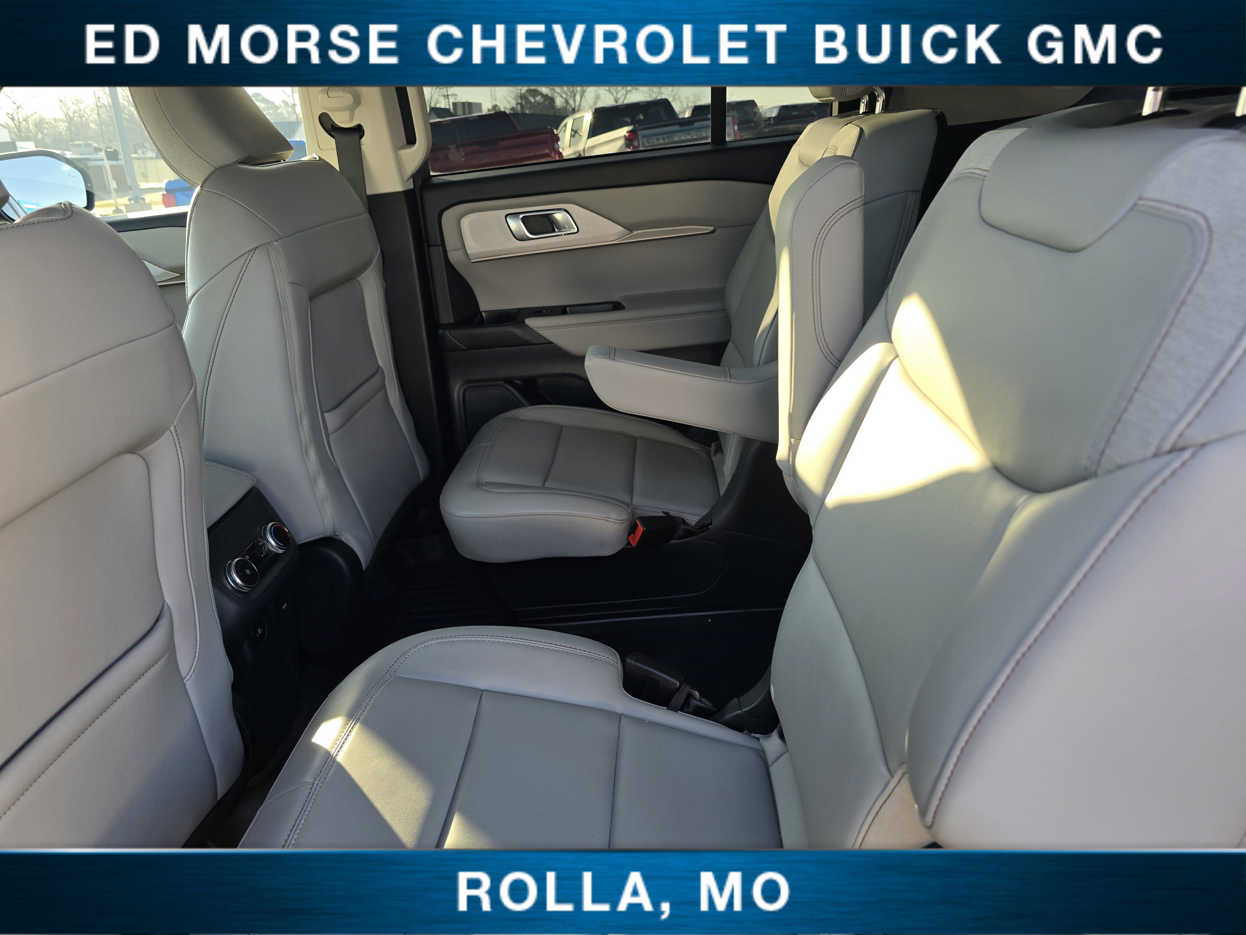 Used 2025 Ford Explorer Active w/ Active Comfort Package image 17
