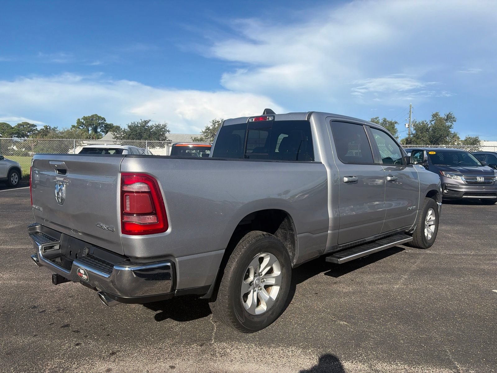 Used 2023 RAM 1500 Laramie AWD/4WD image 7