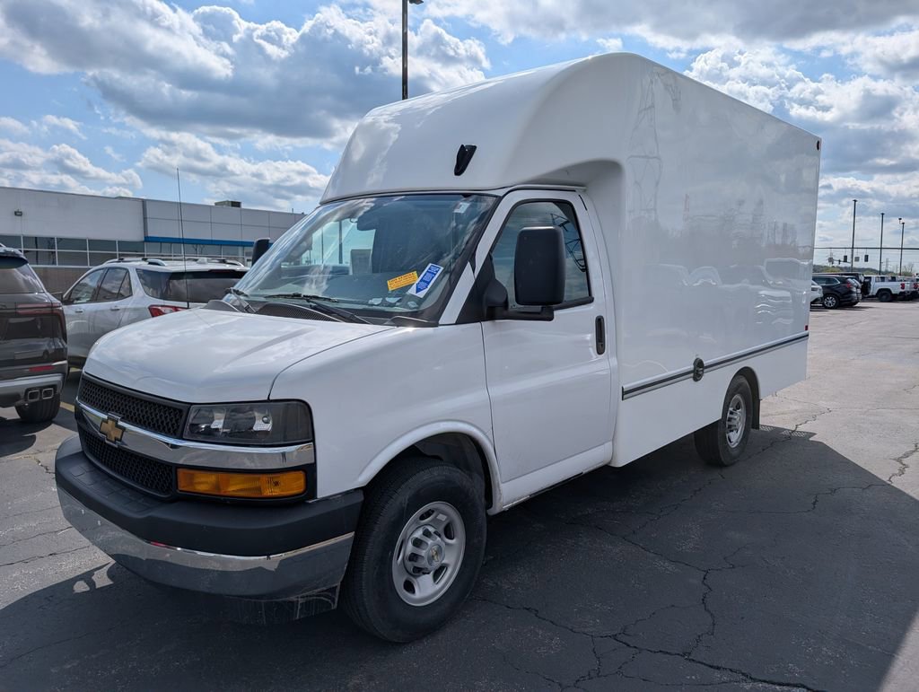 Used 2024 Chevrolet Express 3500 w/ Power Convenience Package RWD image 5