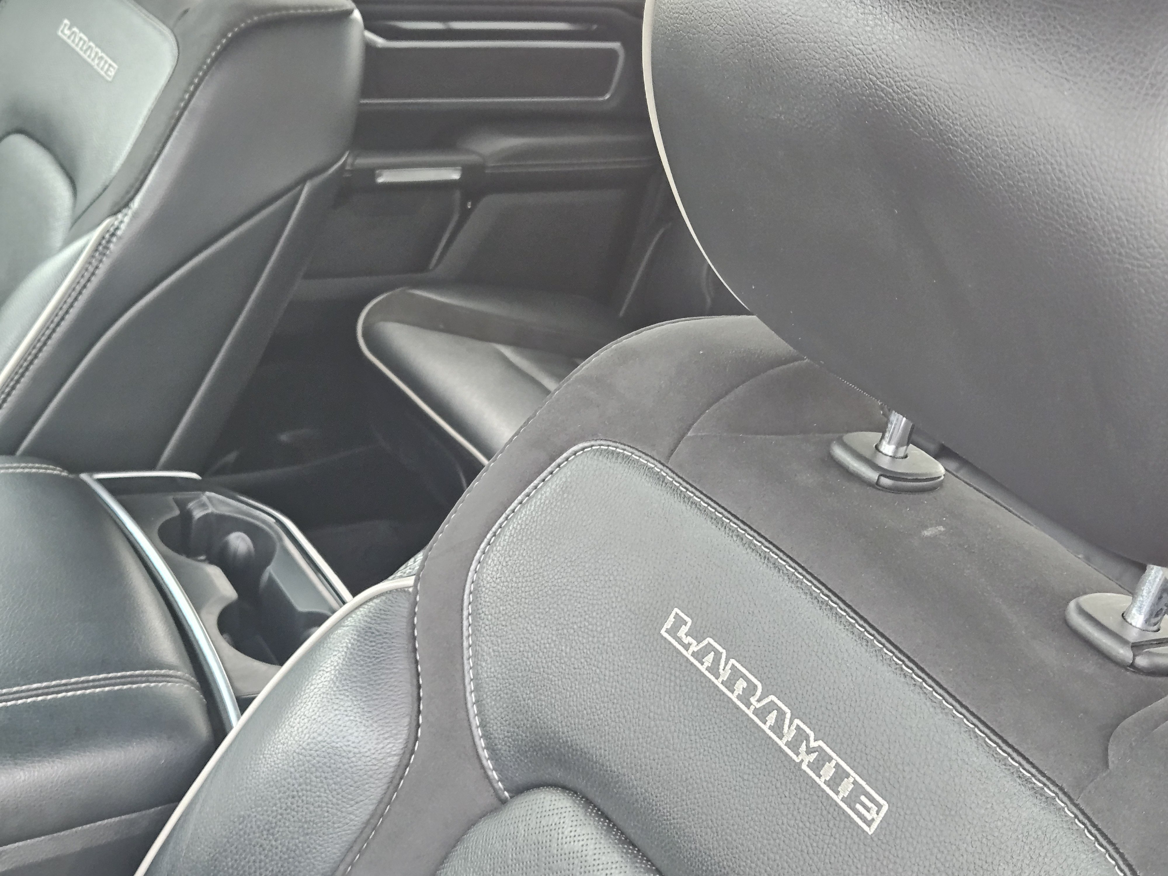 Used 2021 RAM 1500 Laramie AWD/4WD image 16