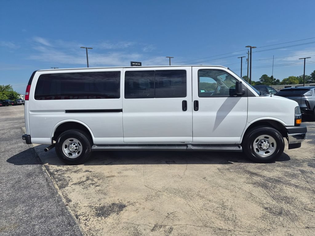 Used 2023 Chevrolet Express 3500 LT w/ LT Preferred Equipment Group RWD image 4