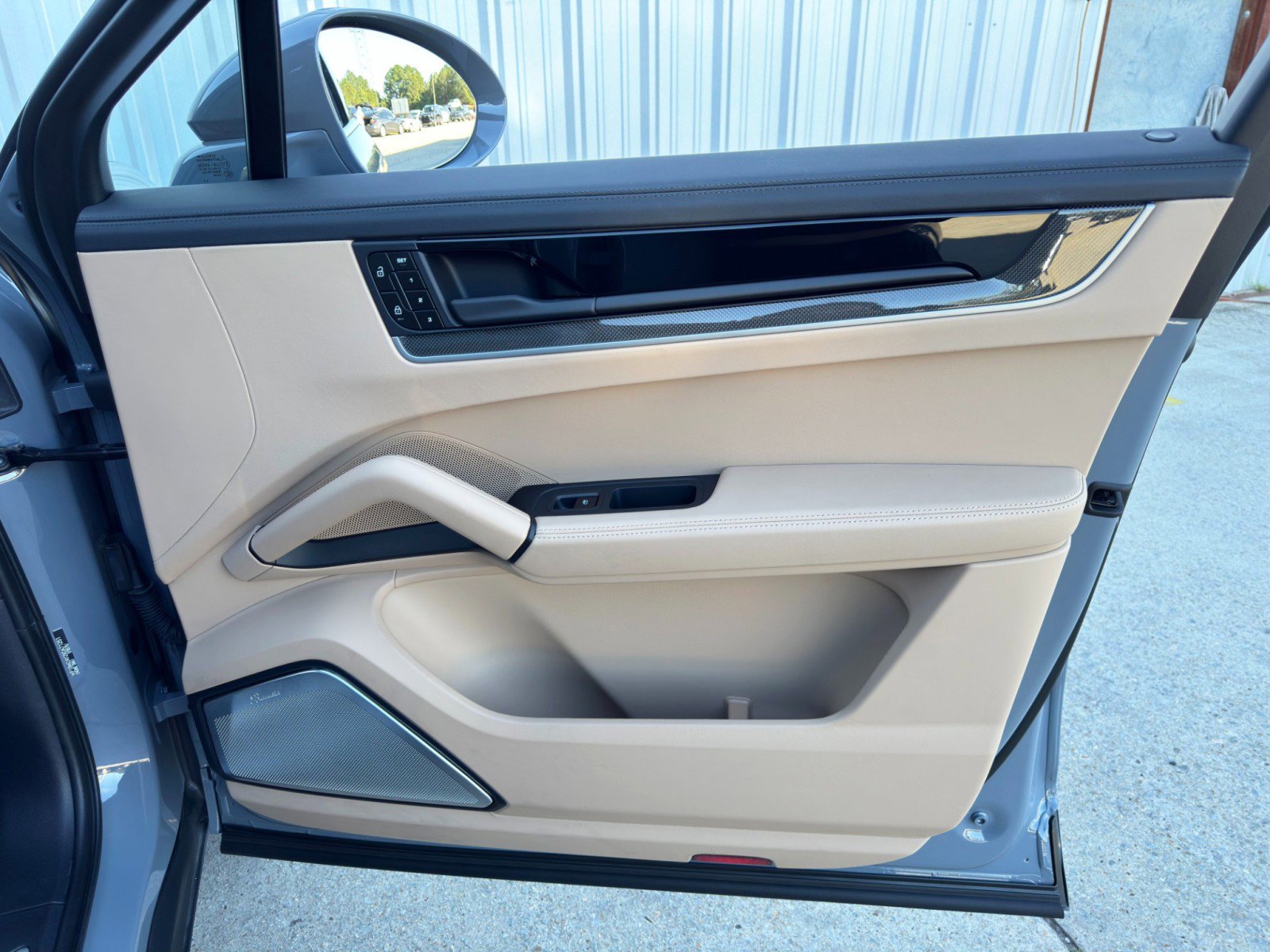 Used 2024 Porsche Cayenne Turbo image 50