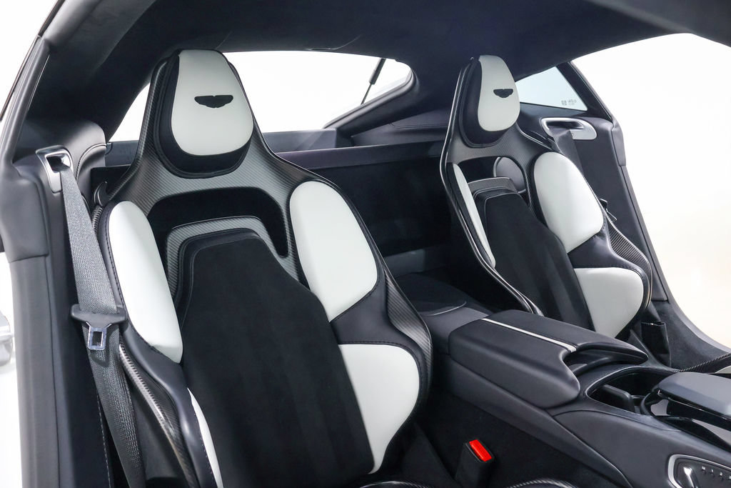 Used 2023 Aston Martin V12 Vantage RWD image 37
