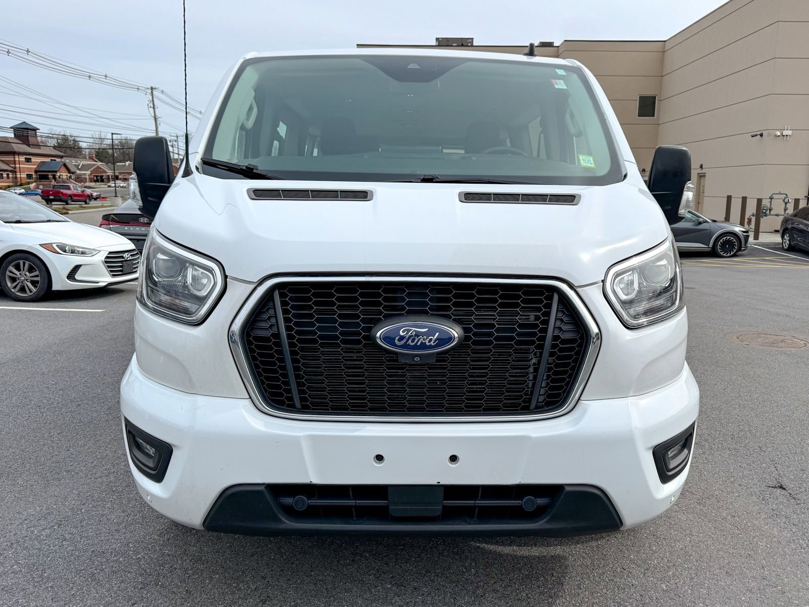 Used 2023 Ford Transit 350 XLT image 2