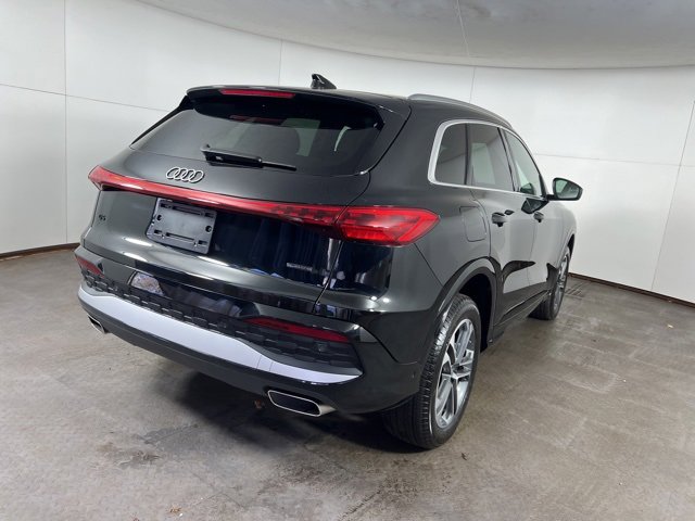 Used 2025 Audi Q5 Premium w/ Convenience Package image 7