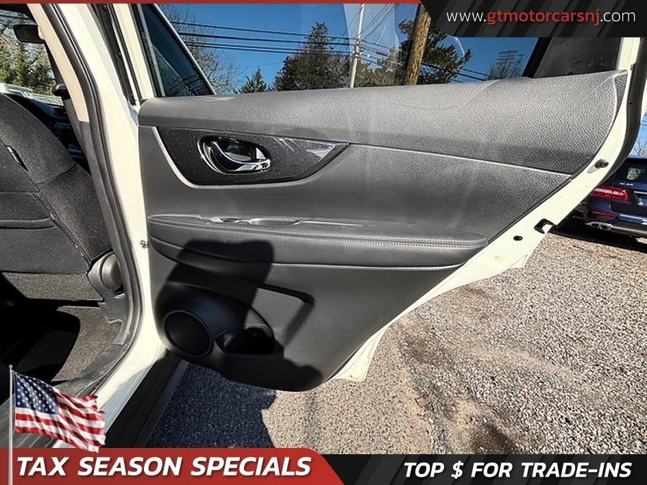 Used 2020 Nissan Rogue SV image 20