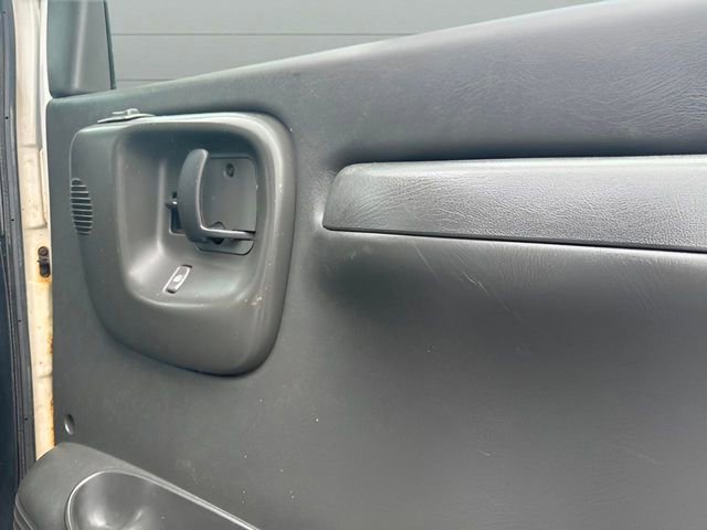 Used 2008 Chevrolet Kodiak C4500 4x4 Regular Cab image 9