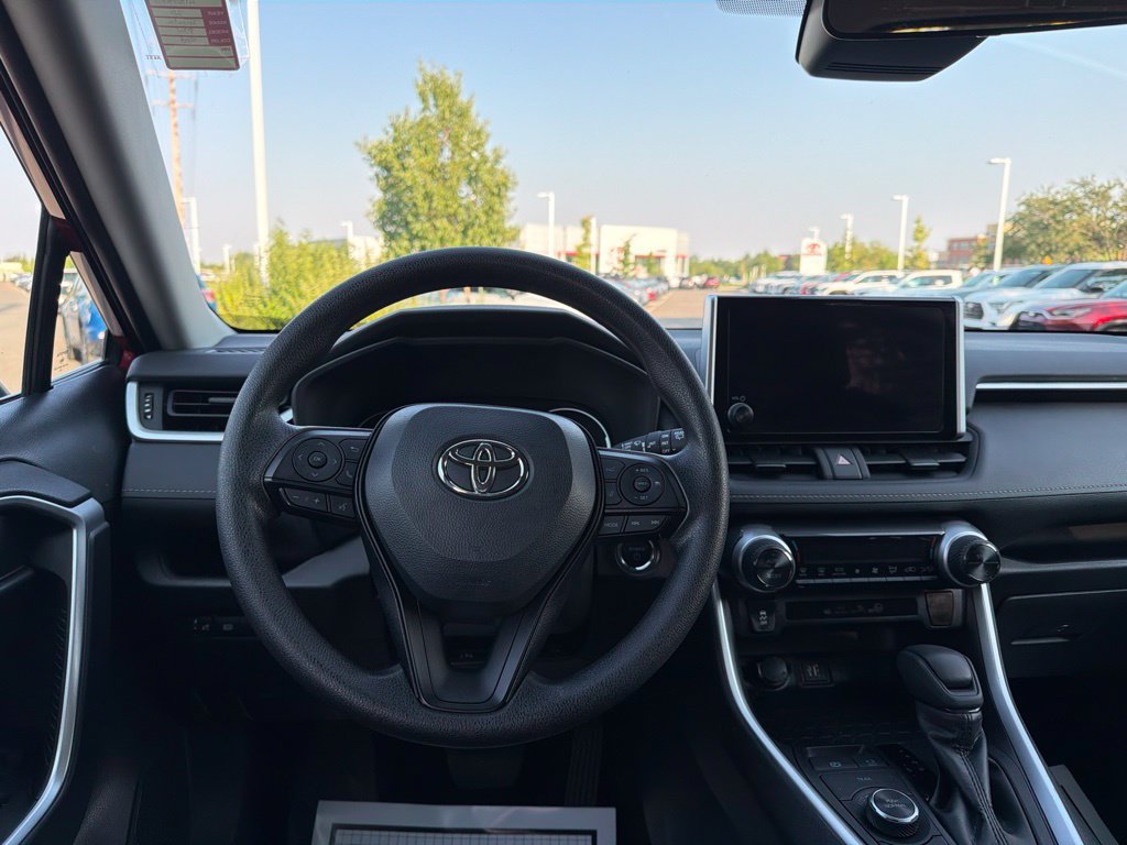 Used 2025 Toyota RAV4 XLE AWD/4WD image 22