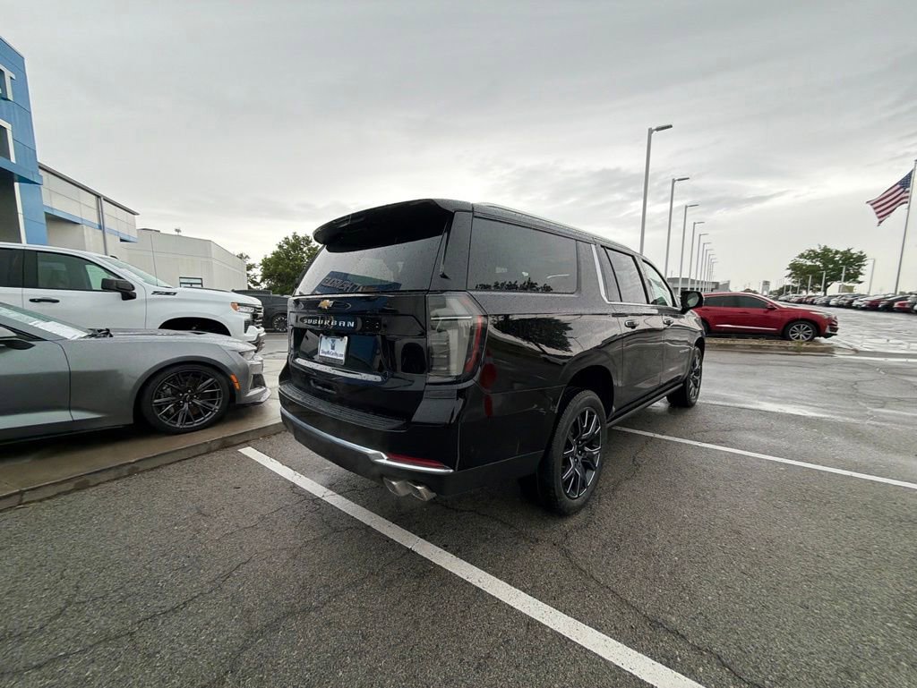 New 2026 Chevrolet Suburban High Country AWD/4WD image 3