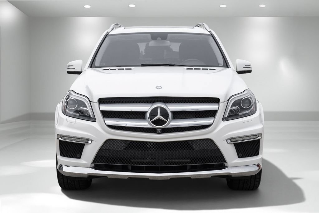 Used 2015 Mercedes-Benz GL 550 4MATIC image 5