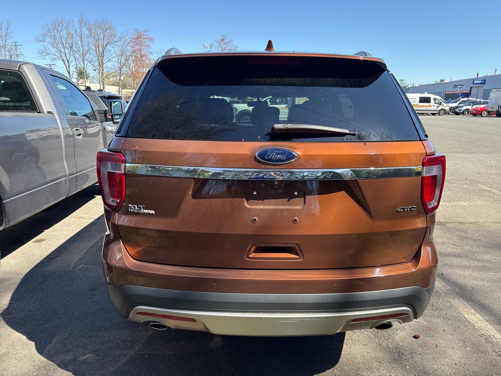 Used 2017 Ford Explorer XLT w/ Equipment Group 202A image 14