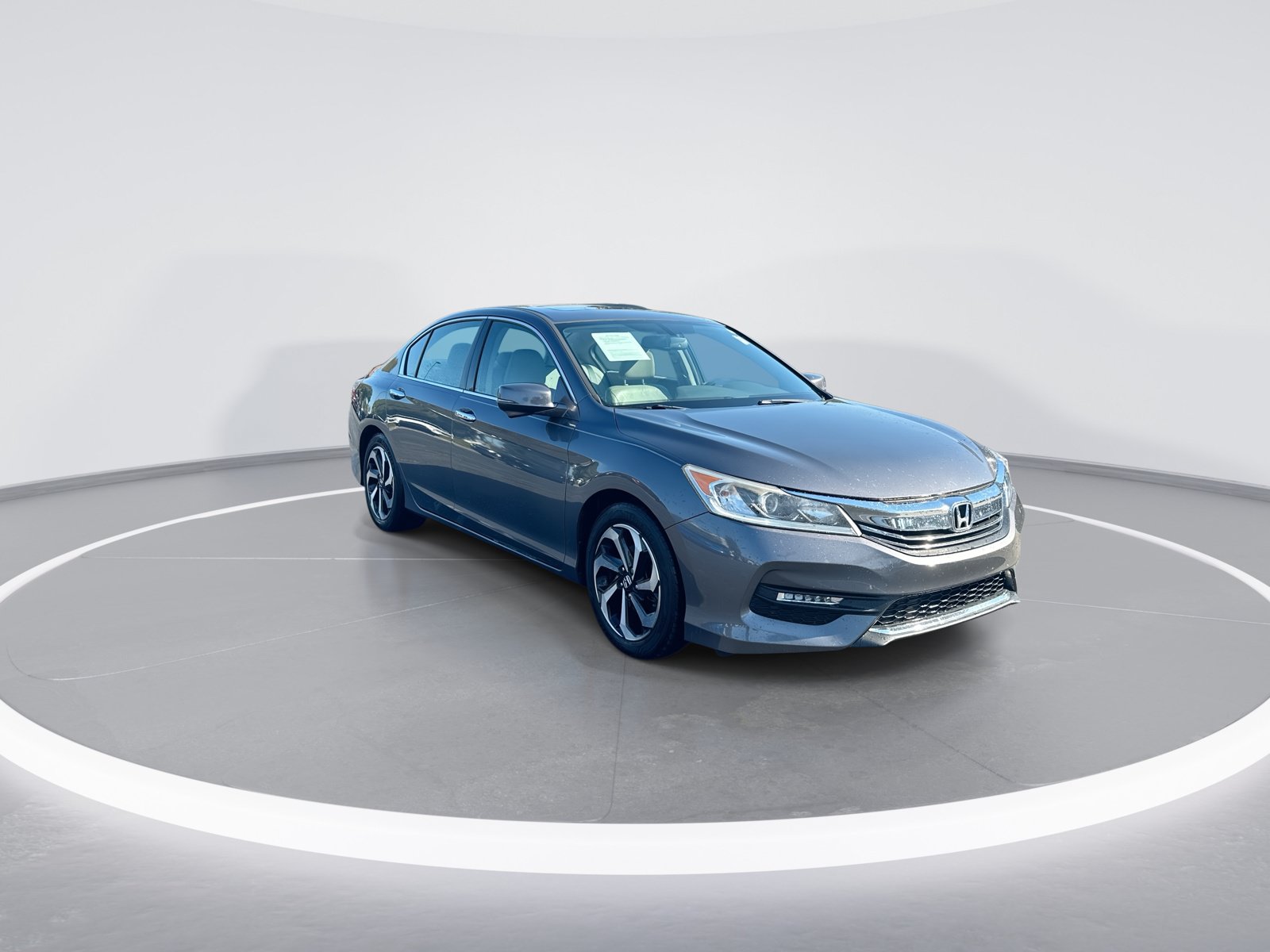 Used 2016 Honda Accord EX-L image 2