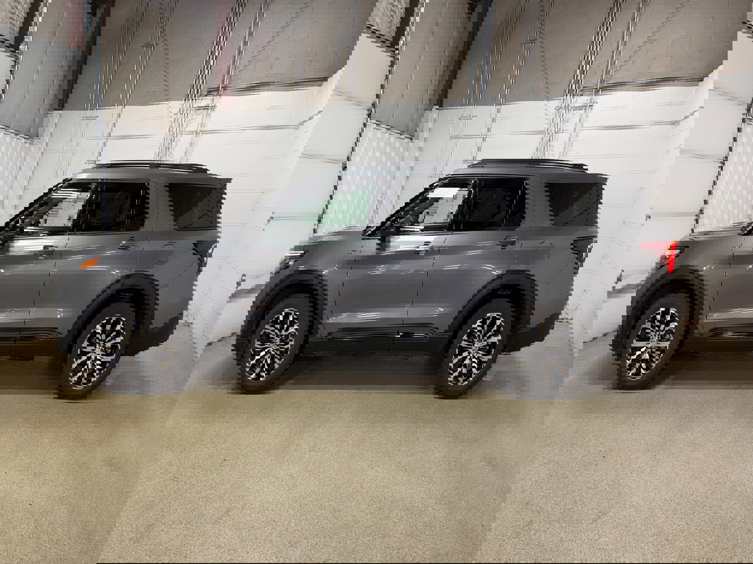 Certified 2025 Ford Explorer ST-Line image 5