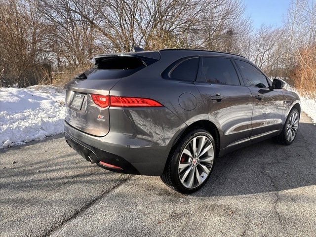 Used 2017 Jaguar F-PACE S image 5