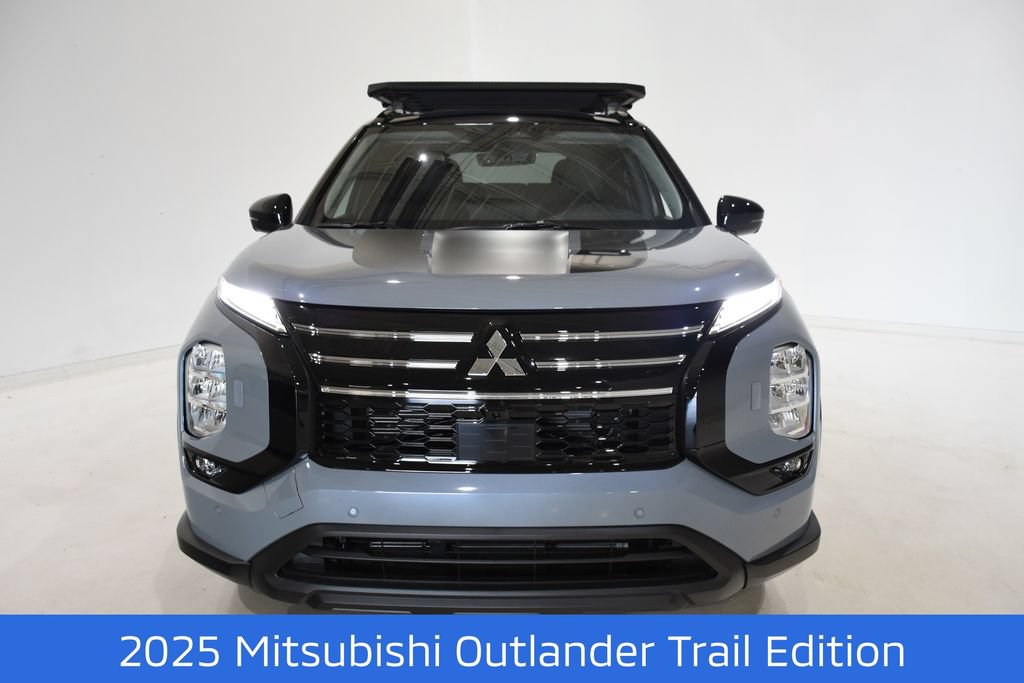 New 2025 Mitsubishi Outlander AWD image 2