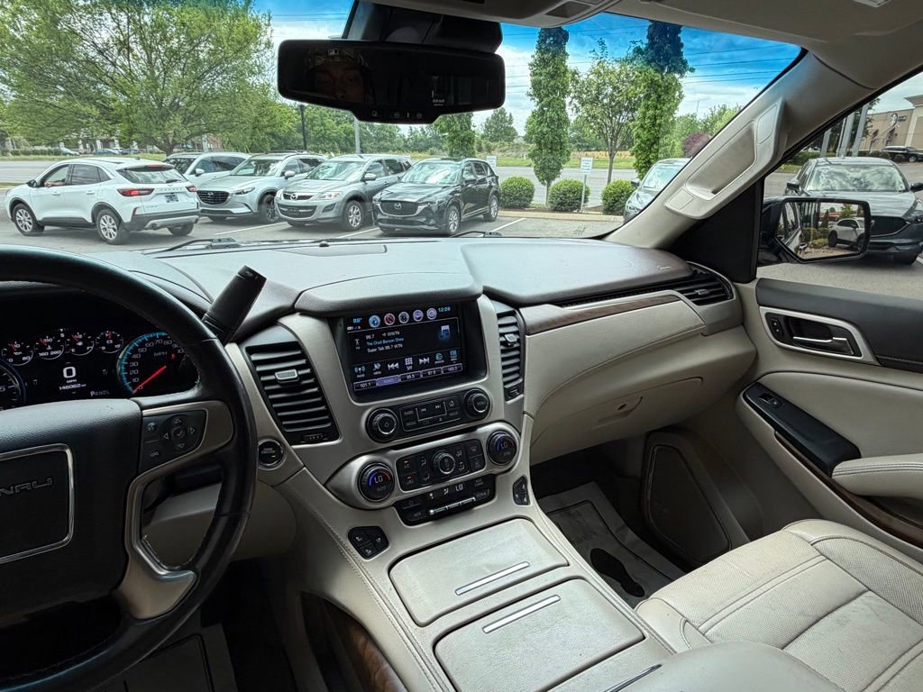 Used 2019 GMC Yukon XL Denali w/ Denali Ultimate Package AWD/4WD image 25