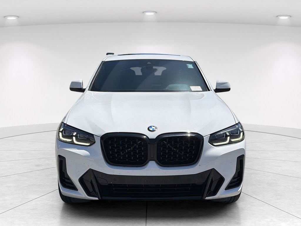 Used 2022 BMW X4 xDrive30i w/ M Sport Package AWD/4WD image 2