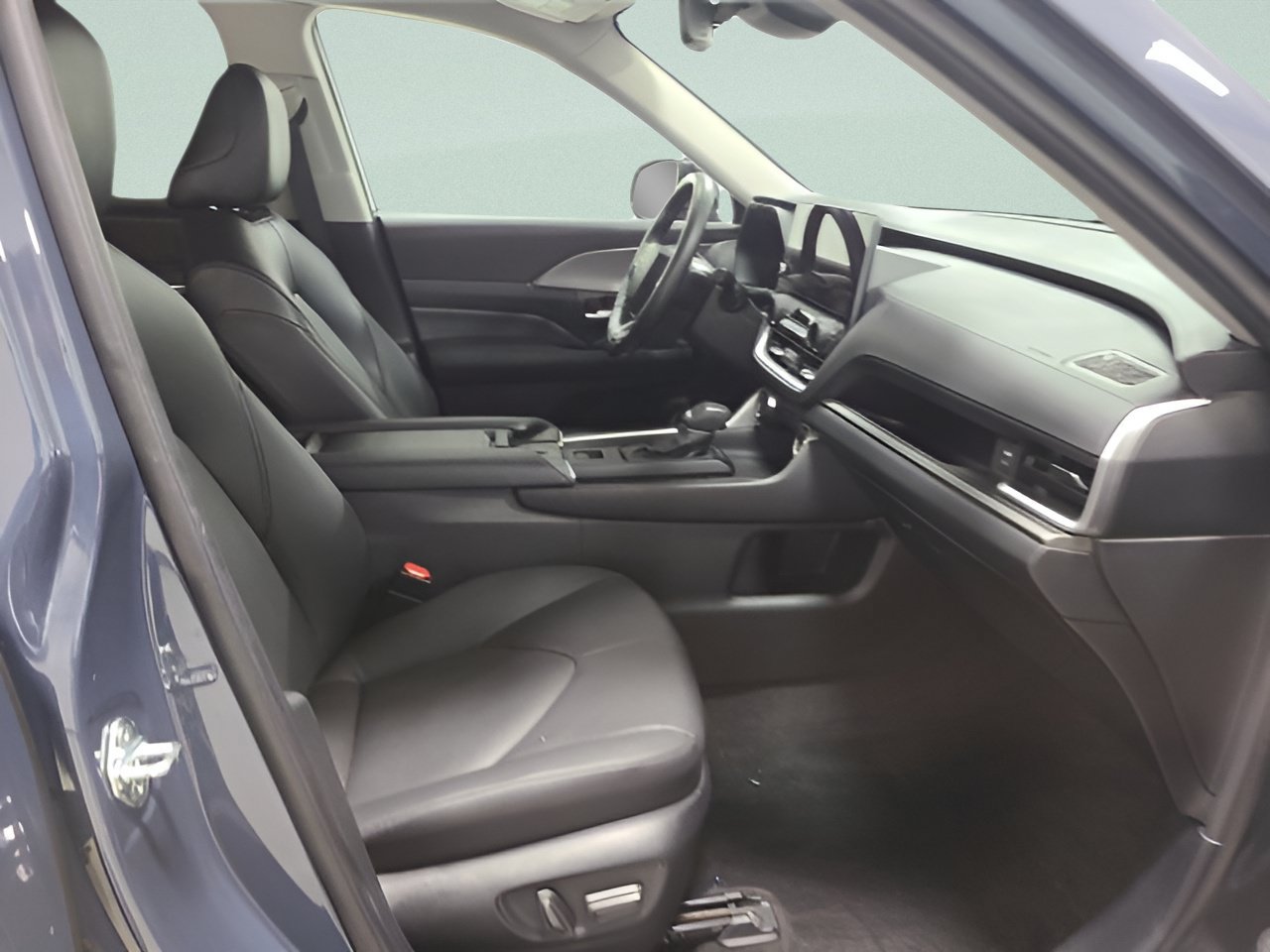 Used 2024 Toyota Grand Highlander AWD image 12