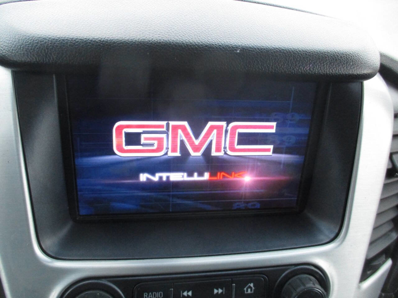 Used 2018 GMC Yukon XL SLE w/ SLE Value Package image 24