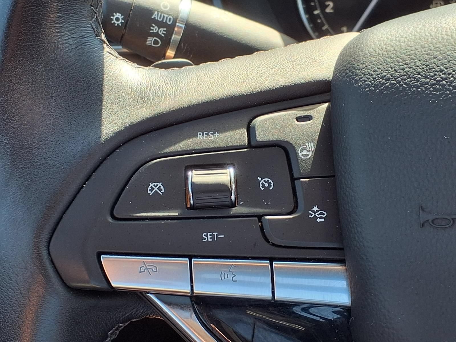 Used 2024 Cadillac XT6 Premium Luxury w/ LPO, Floor Liner Package AWD/4WD image 28