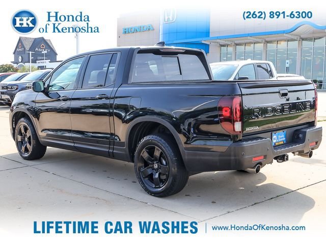Certified 2024 Honda Ridgeline Black Edition image 3