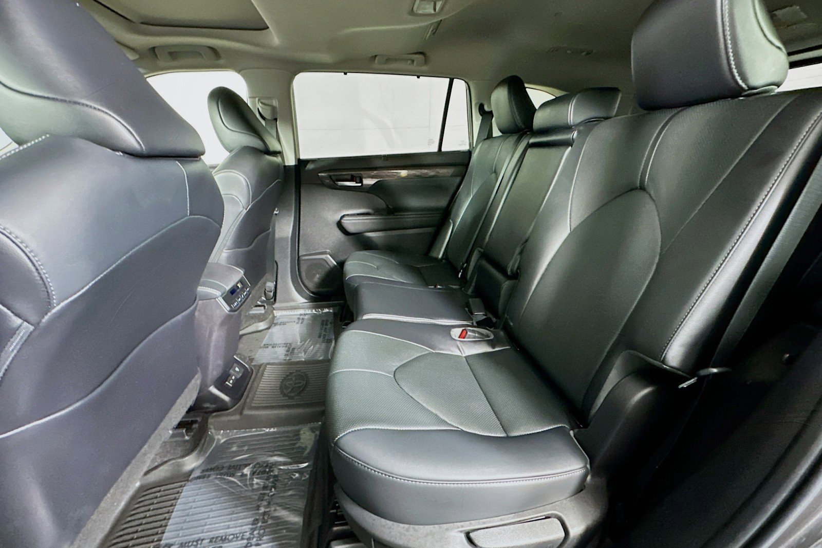 Used 2023 Toyota Highlander Limited image 9