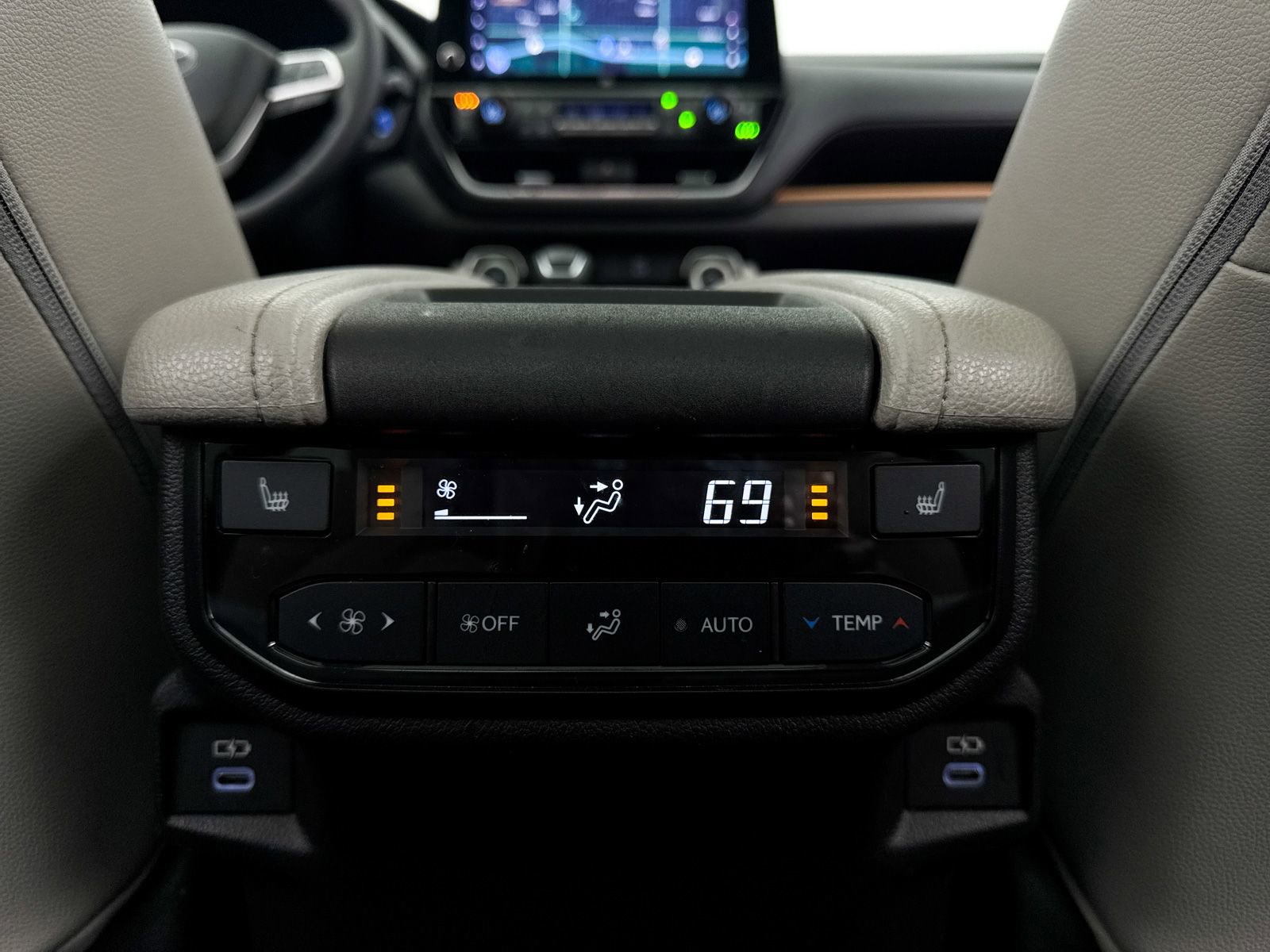 Used 2025 Toyota Grand Highlander FWD image 34