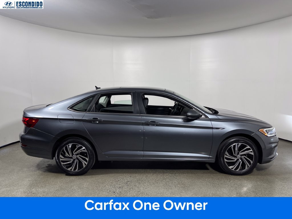 Used 2021 Volkswagen Jetta SEL FWD image 2