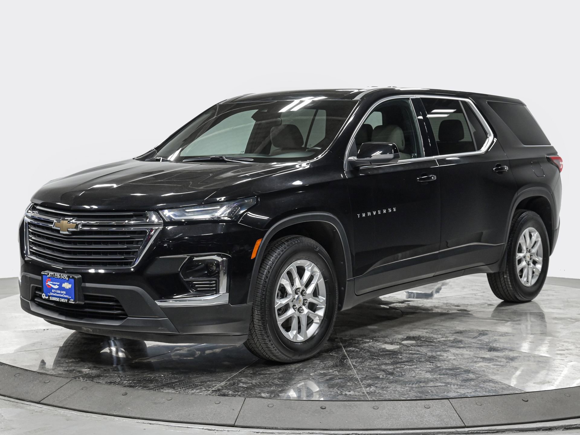 Used 2023 Chevrolet Traverse LS w/ LPO, Floor Liner Package AWD/4WD image 1