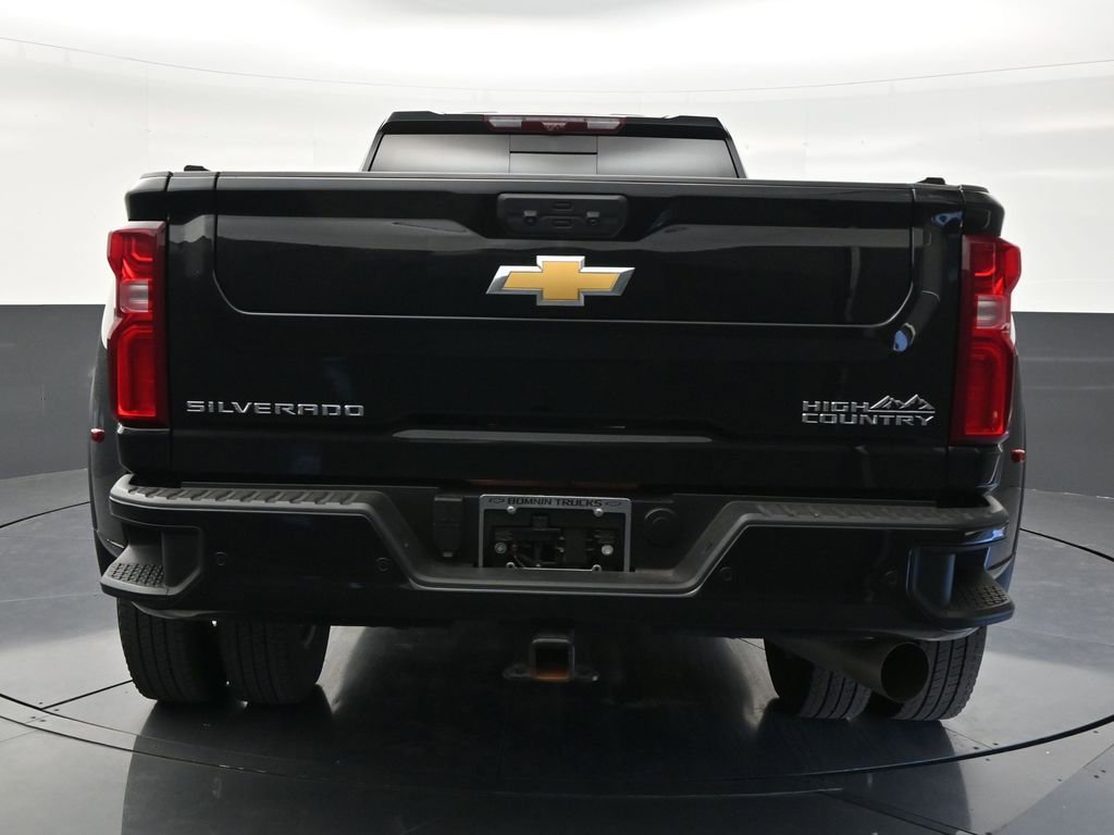 Used 2025 Chevrolet Silverado 3500 High Country w/ High Country Premium Package AWD/4WD image 4