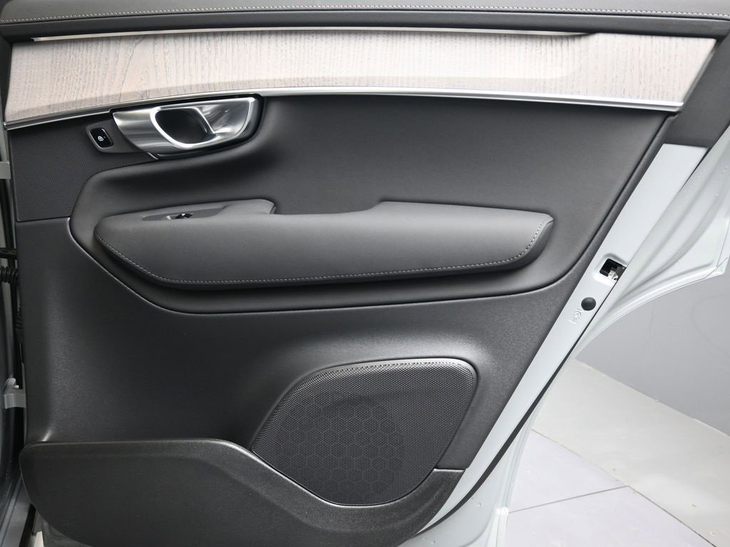 New 2026 Volvo XC90 B6 Ultra w/ Lounge Package image 14