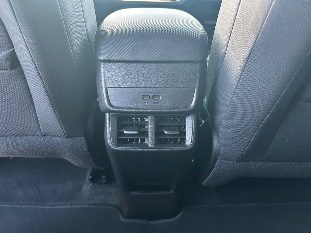 Used 2025 Chevrolet Equinox LT AWD/4WD image 9