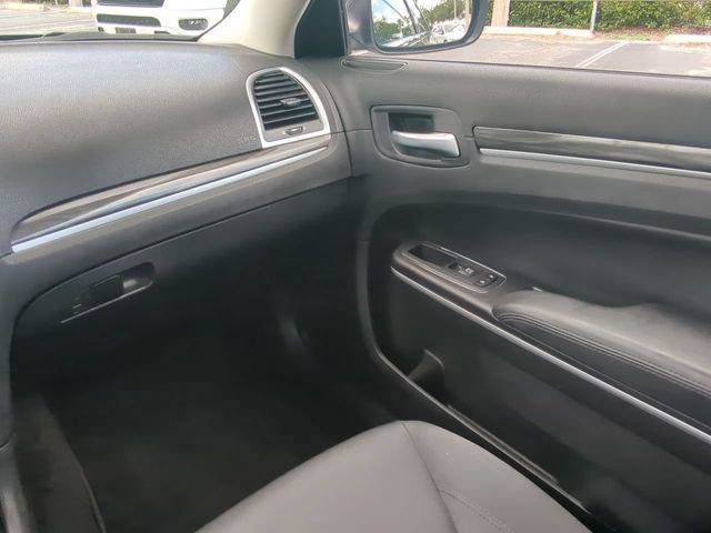 Certified 2022 Chrysler 300 Touring RWD image 18
