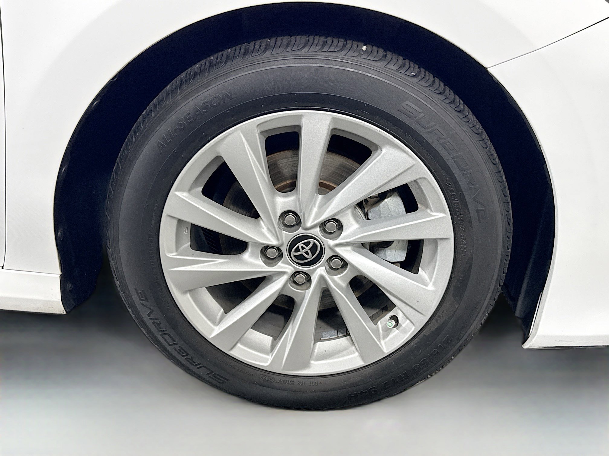 Used 2022 Toyota Camry LE image 31