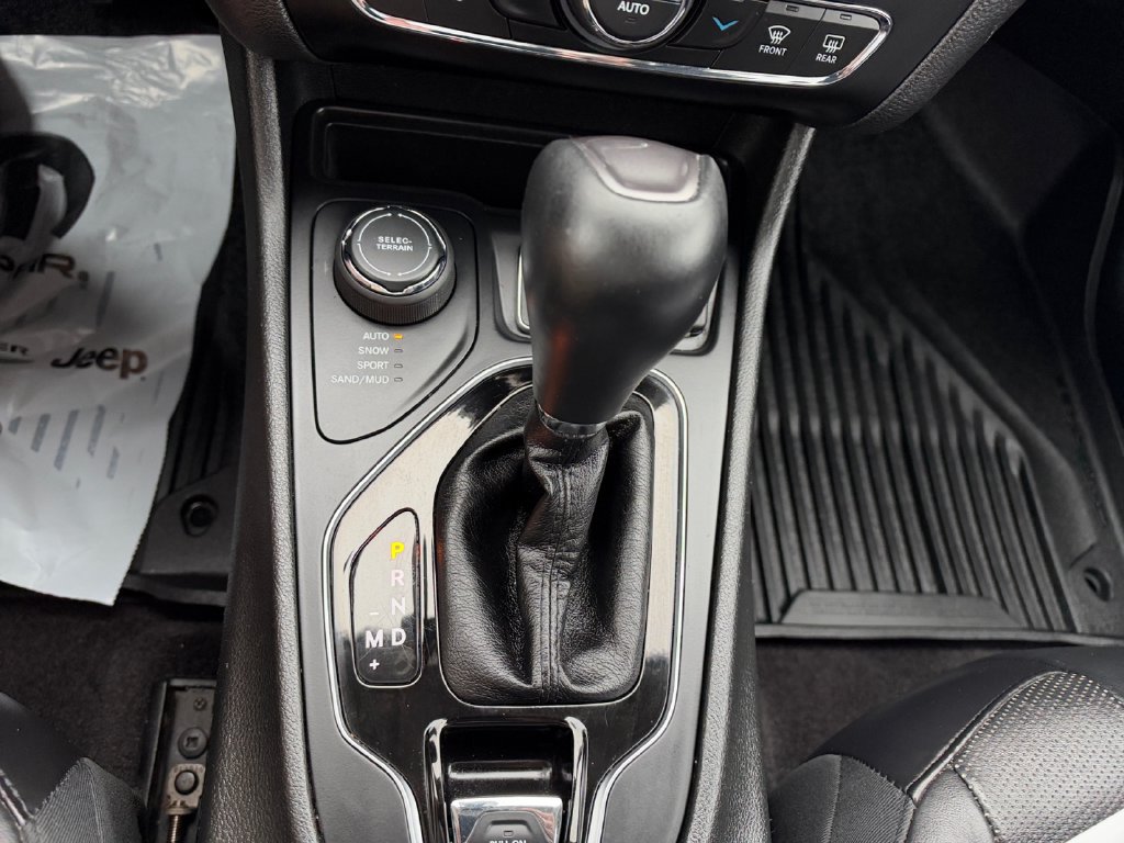 Used 2019 Jeep Cherokee Limited AWD/4WD image 18