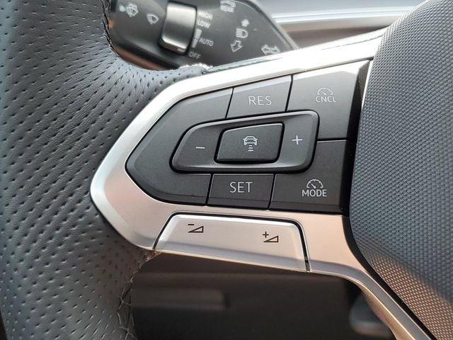 New 2026 Volkswagen Tiguan SE R-Line AWD/4WD image 26
