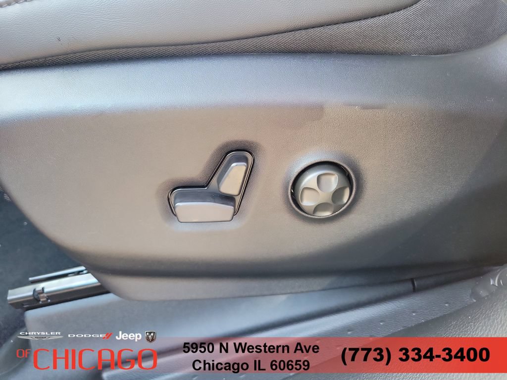 New 2026 Chrysler Pacifica Select AWD/4WD image 20