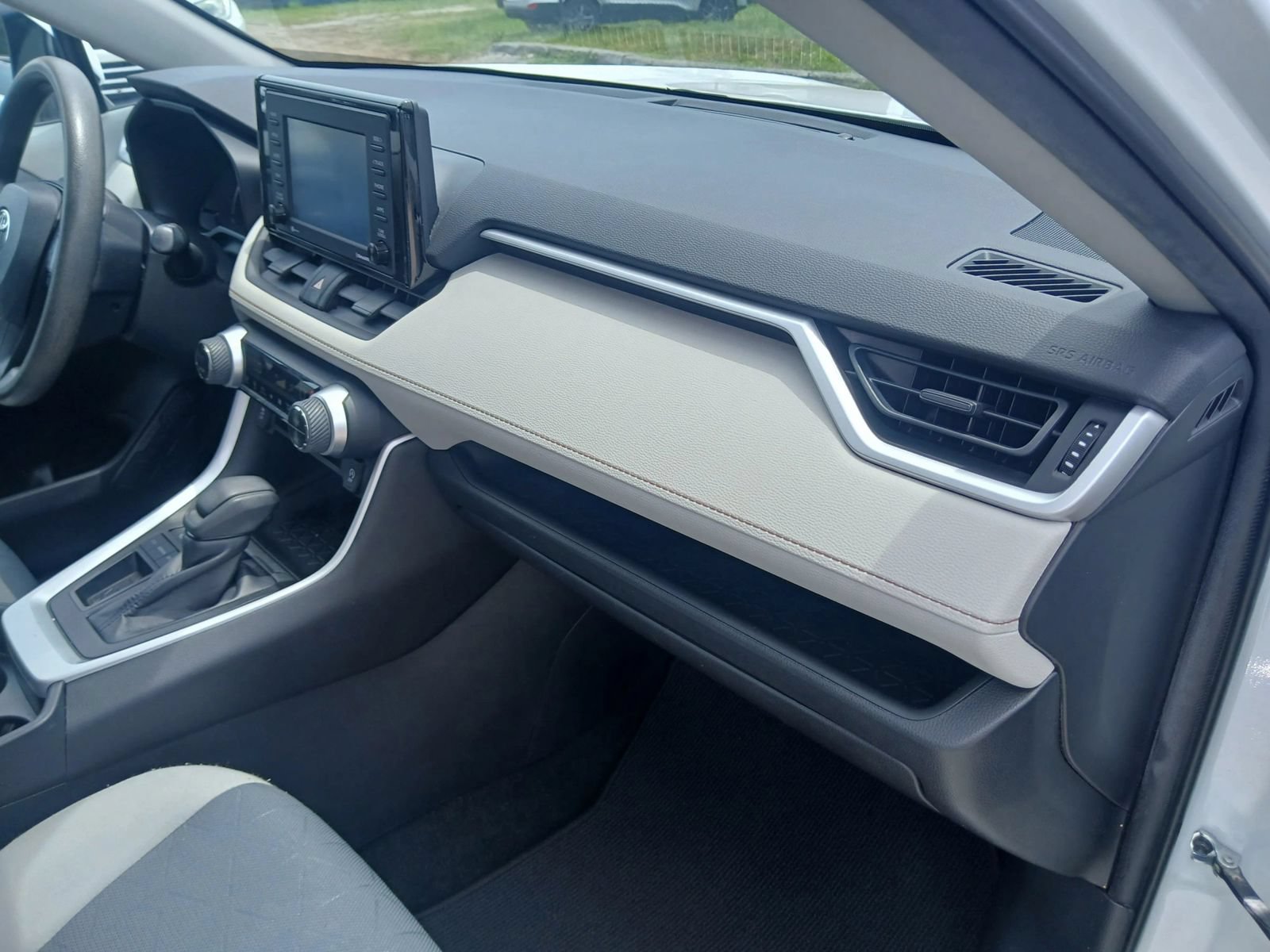 Used 2020 Toyota RAV4 XLE w/ Convenience Package FWD image 19