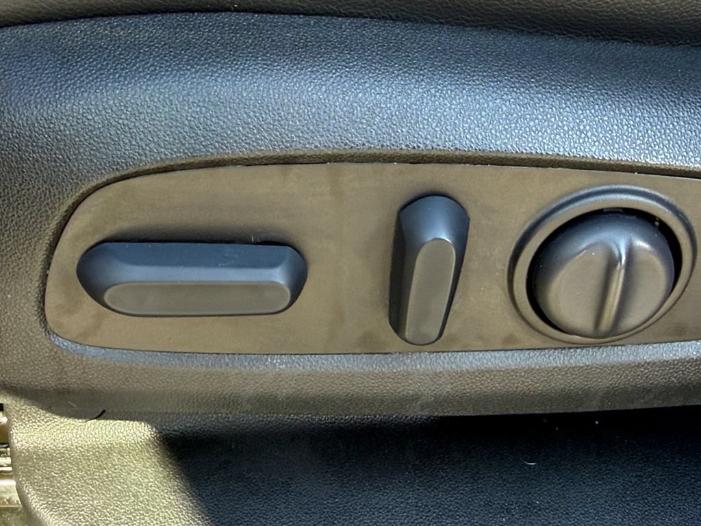 Used 2023 Chevrolet Equinox RS AWD/4WD image 10