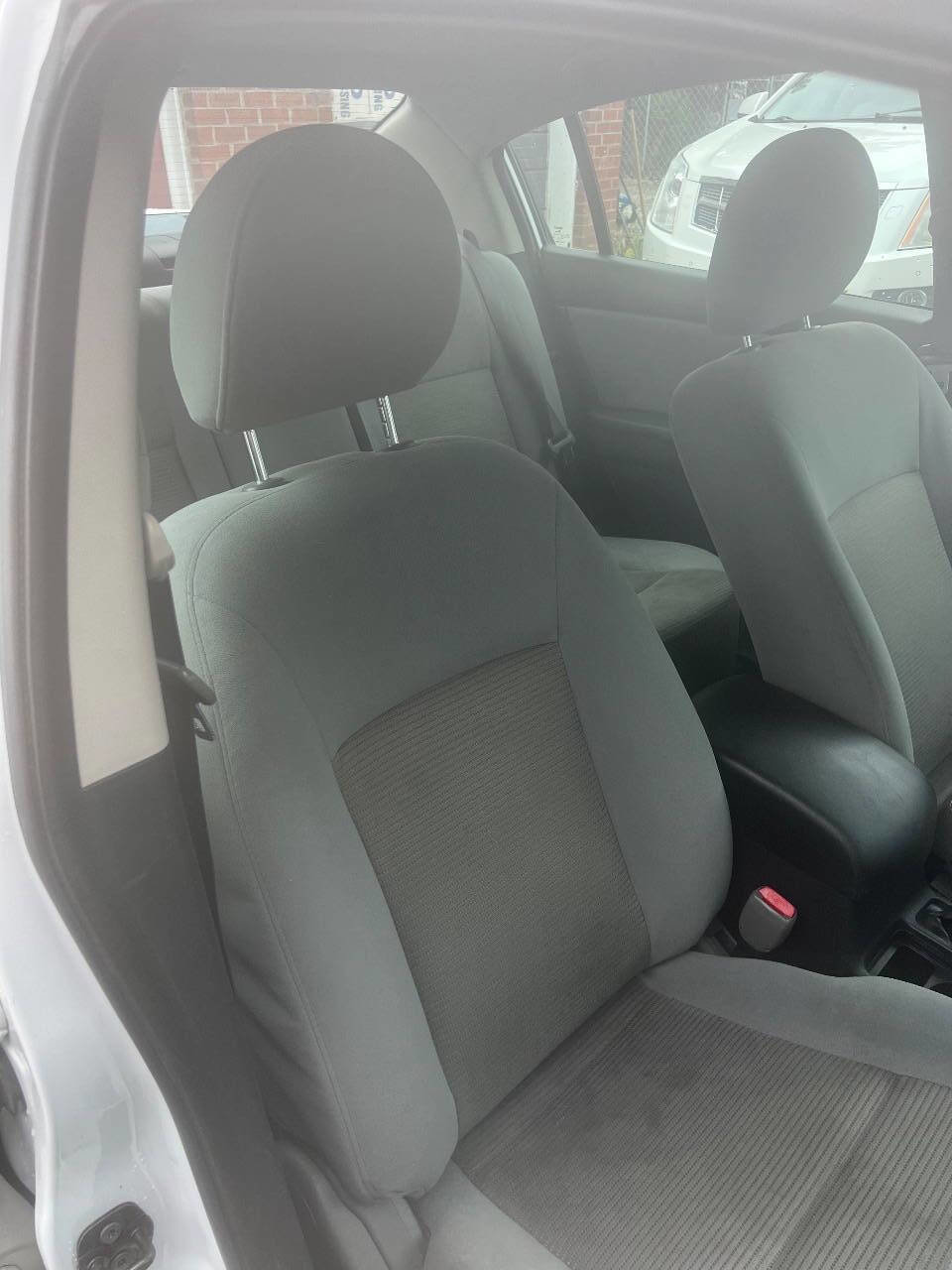 Used 2011 Nissan Sentra 2.0 SR w/ Convenience Pkg image 17