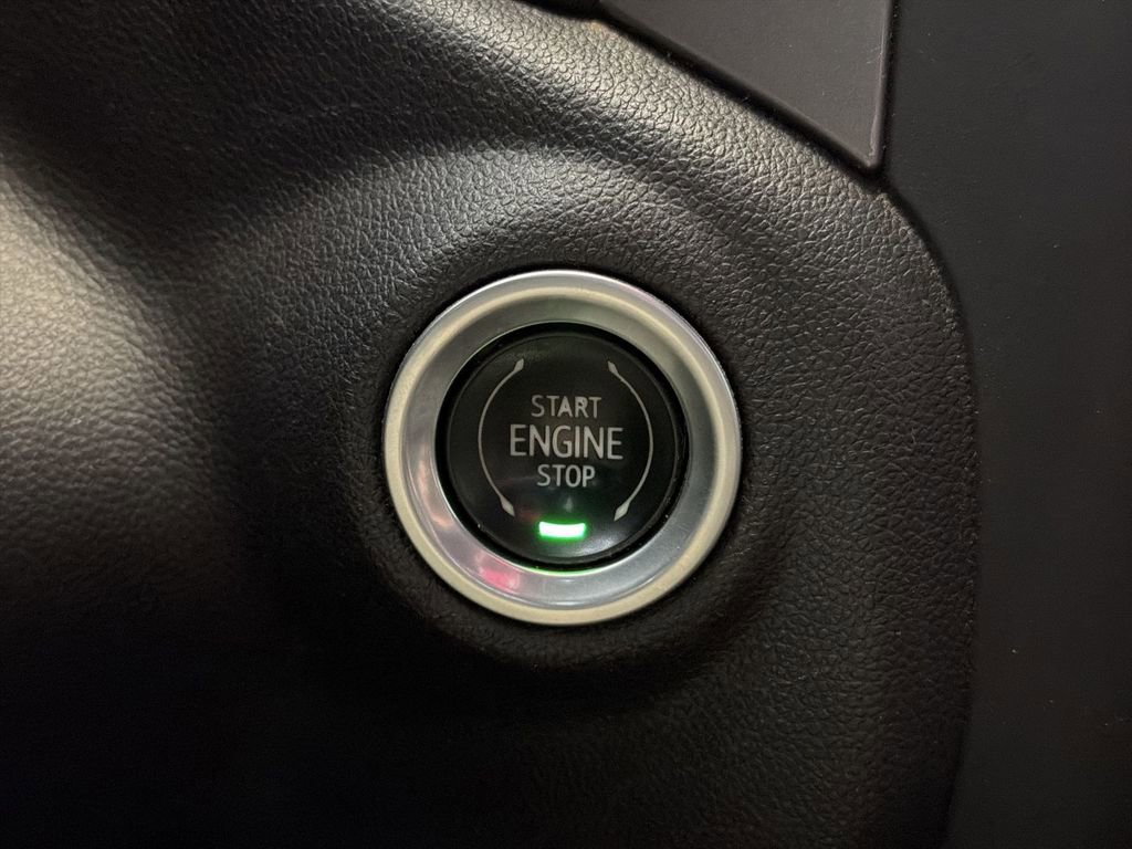 Used 2022 Chevrolet Silverado 1500 Custom Trail Boss AWD/4WD image 17