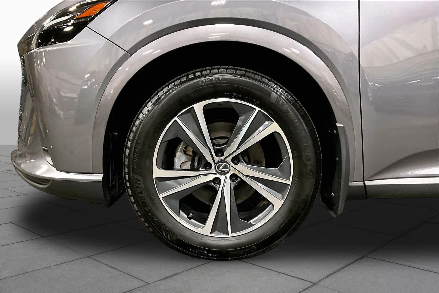 Used 2023 Lexus RX 350 Premium w/ Accessory Package AWD/4WD image 11
