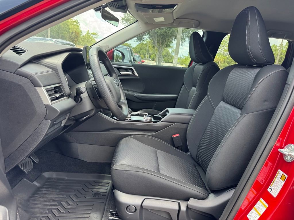 New 2025 Mitsubishi Outlander ES image 14