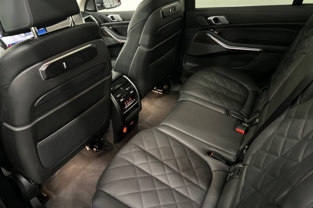 Used 2026 BMW X7 xDrive40i AWD/4WD image 13
