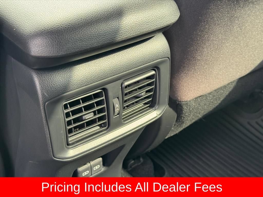 Used 2022 Toyota RAV4 SE AWD/4WD image 12