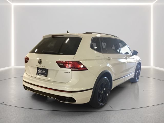 Certified 2024 Volkswagen Tiguan SE R-Line AWD/4WD image 28