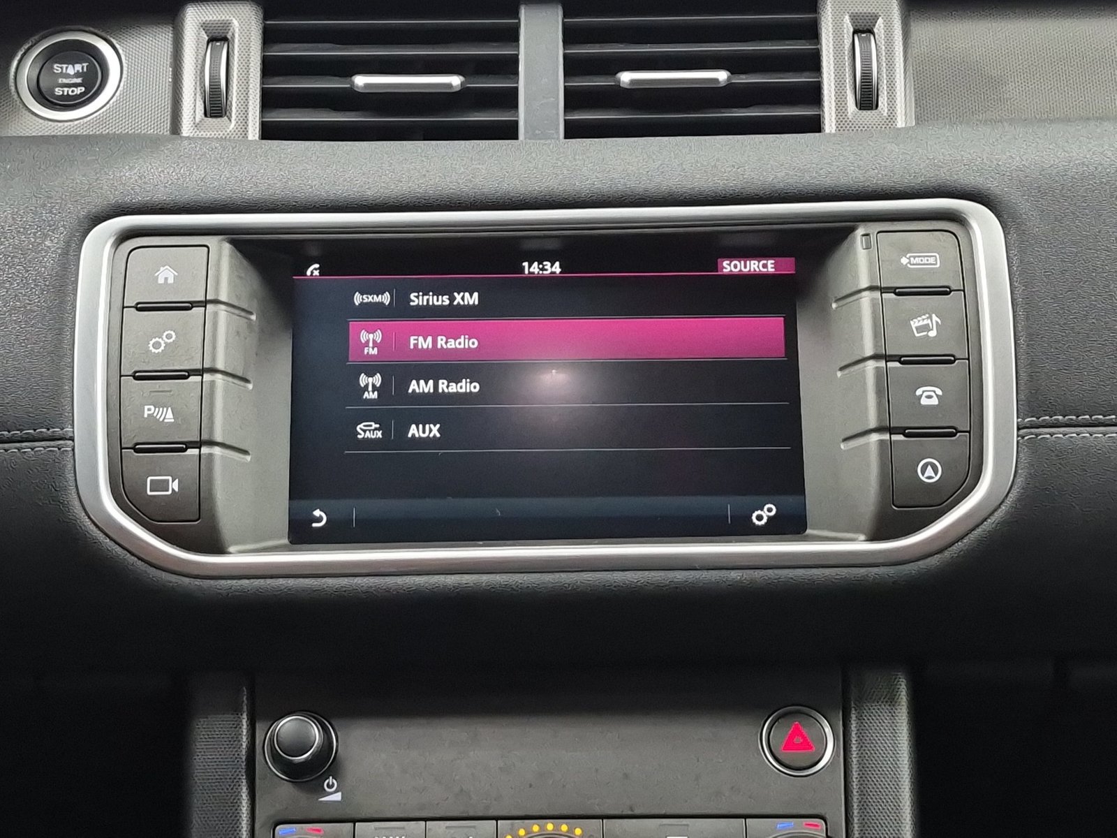 Used 2018 Land Rover Range Rover Evoque SE AWD/4WD image 18