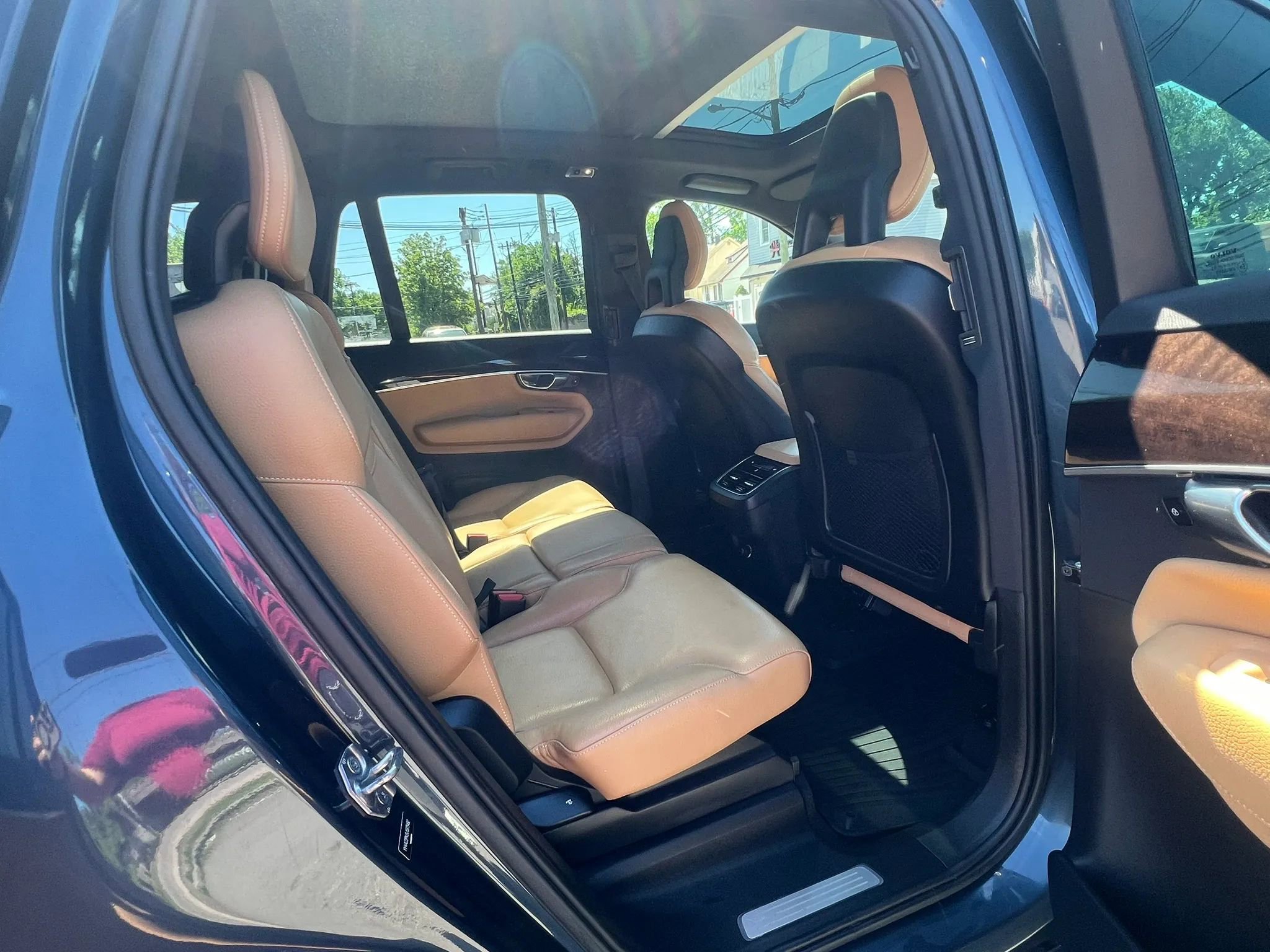 Used 2018 Volvo XC90 T6 Momentum w/ Convenience Package AWD/4WD image 30
